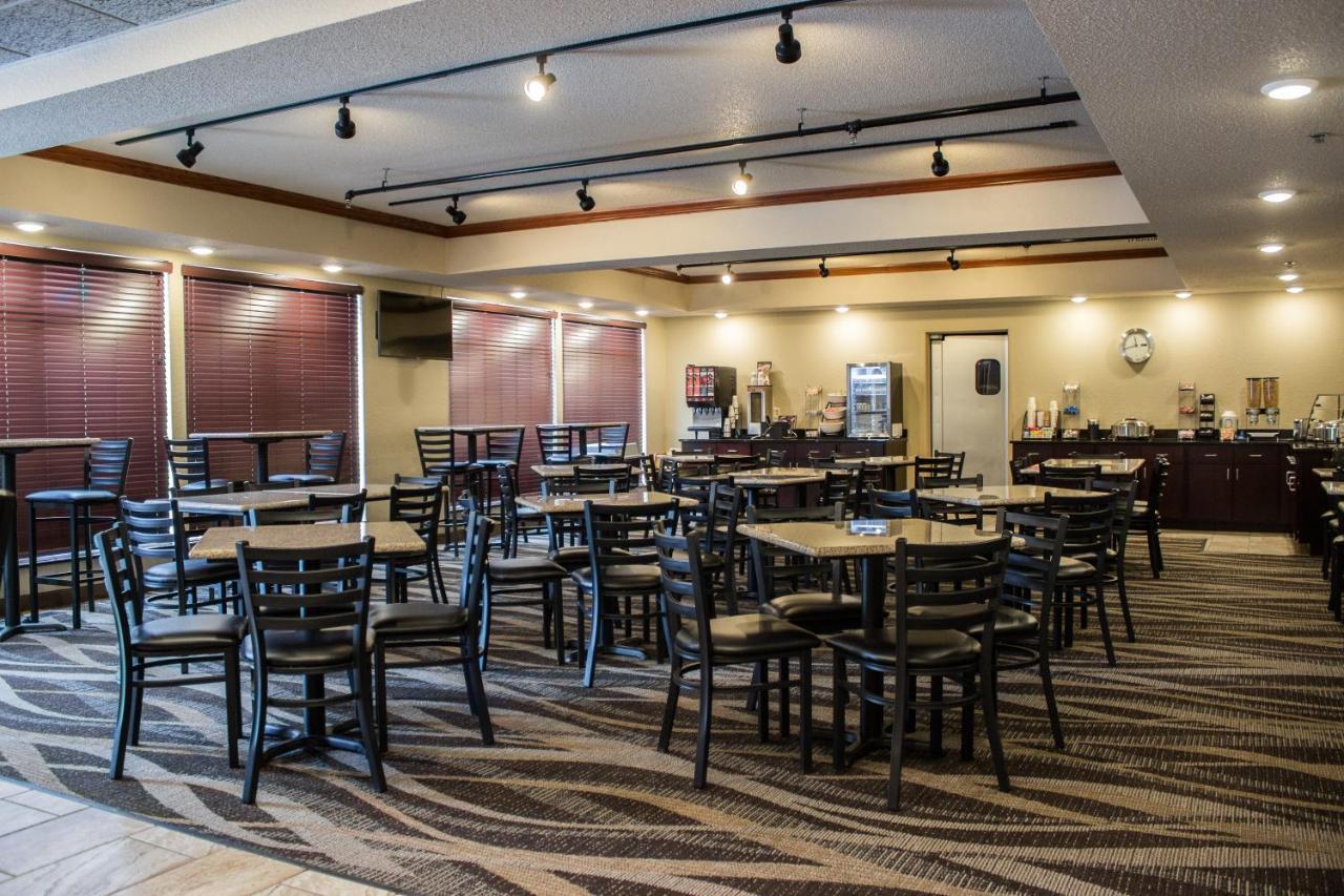 Cobblestone Suites - Oshkosh Kültér fotó