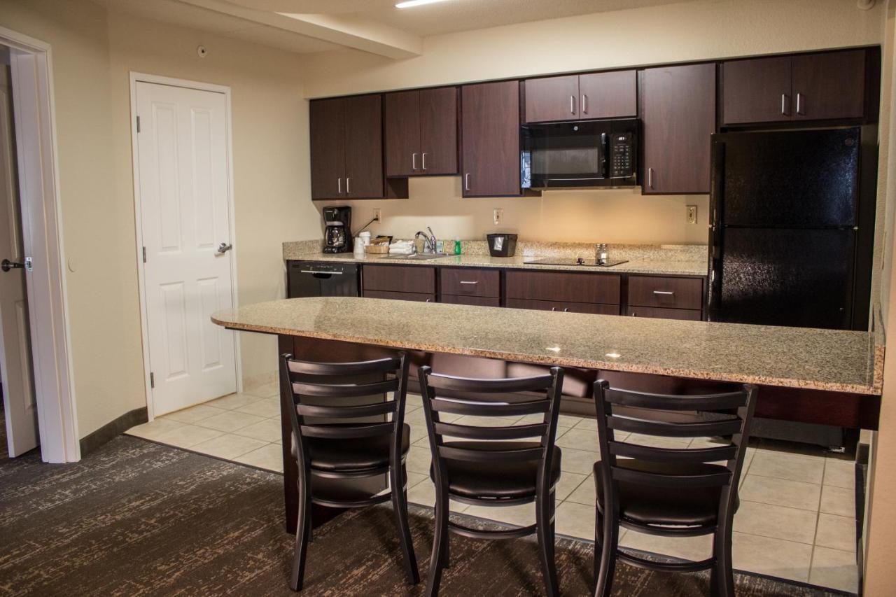 Cobblestone Suites - Oshkosh Kültér fotó