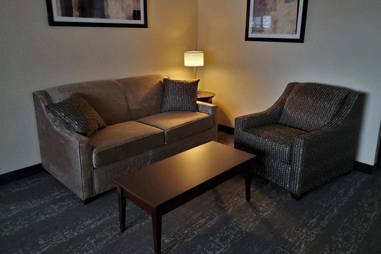 Cobblestone Suites - Oshkosh Kültér fotó