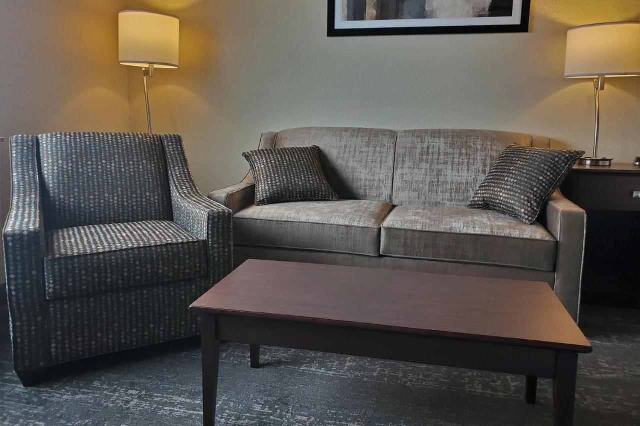 Cobblestone Suites - Oshkosh Kültér fotó