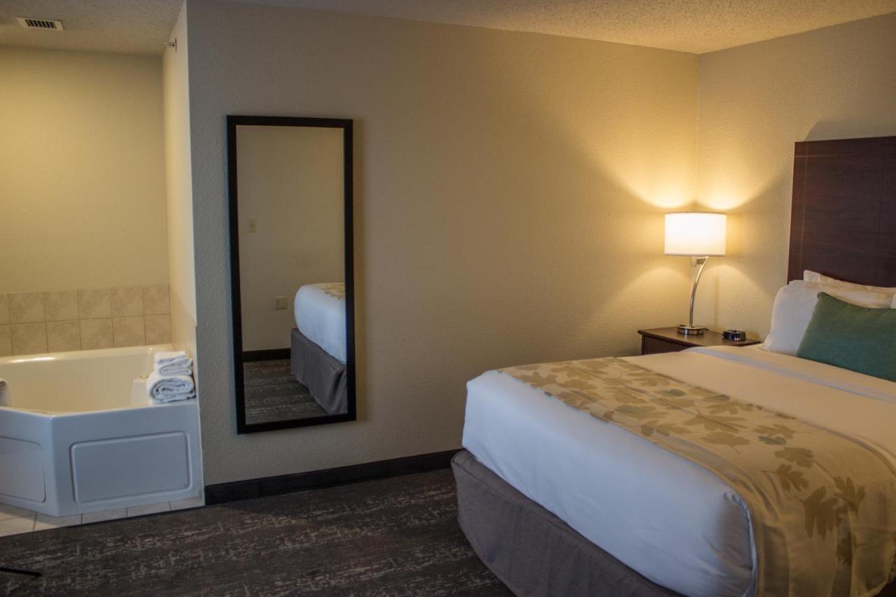 Cobblestone Suites - Oshkosh Kültér fotó